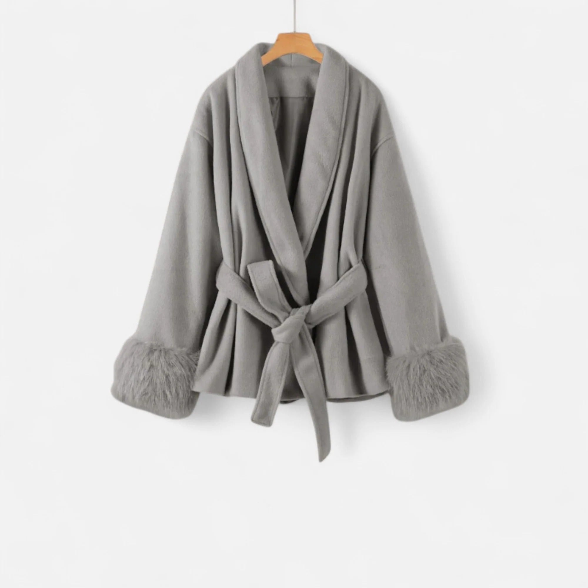 Westlyn™ | Manteau en fausse fourrure pour femme – Élégance Ivy League à lacets